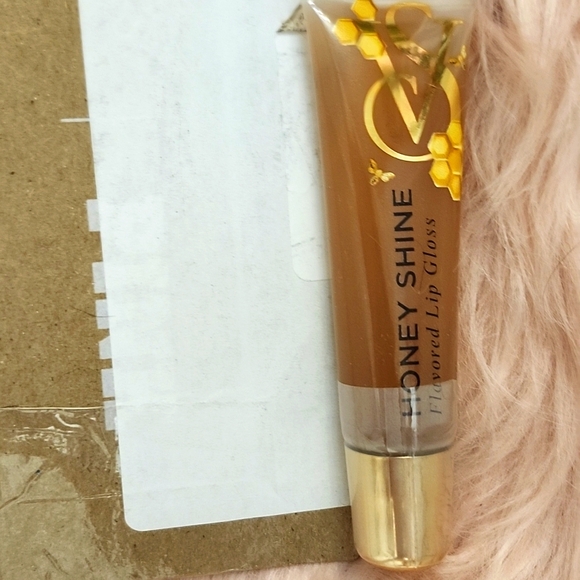 Brand New VICTORIA'S SECRET Flavored Lip Gloss - Picture 3 of 3